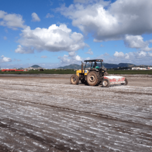 Preparo do terreno para hidrossemeadura no aeroporto de Vitória no Espírito Santo - nativa ambiental